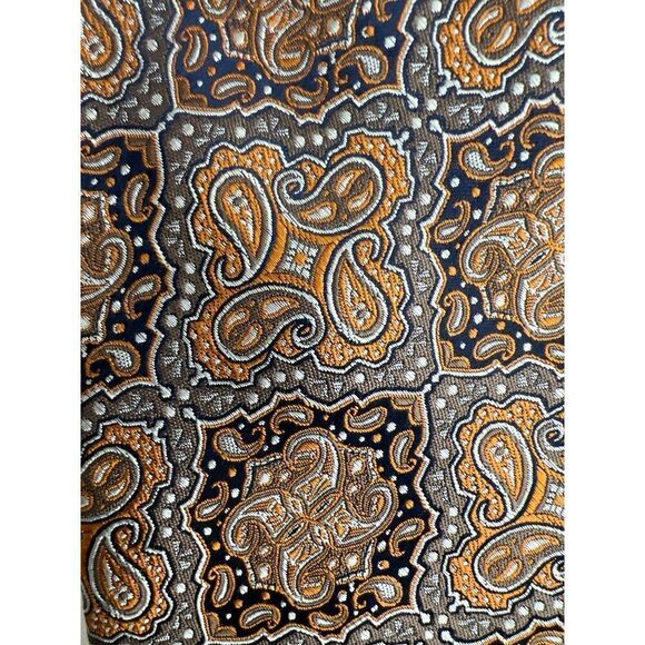 JOS. A.Bank Reserve Paisley Pattern Silk Tie - Picture 2 of 4